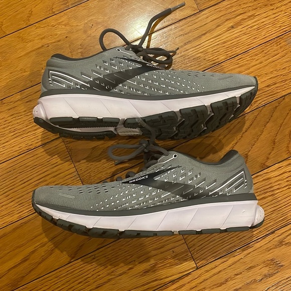 Brooks ghost 13 excellent condition - Picture 2 of 11